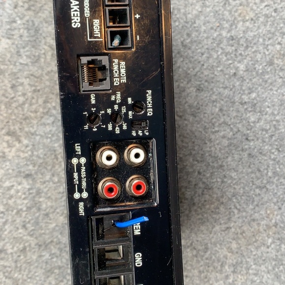 10&12 inch sub woofers w/ box, and a 400 watt Amp - Picture 4 of 6